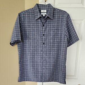 Men's Blue Checkered Short Sleeve Shirt, Size Medium